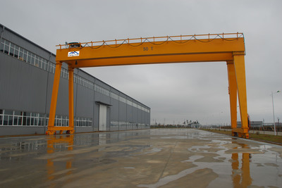 雄峰門(mén)式起重機(jī)|雙梁門(mén)式起重機(jī)|安徽雄峰起重機(jī)械設(shè)備廠(chǎng)